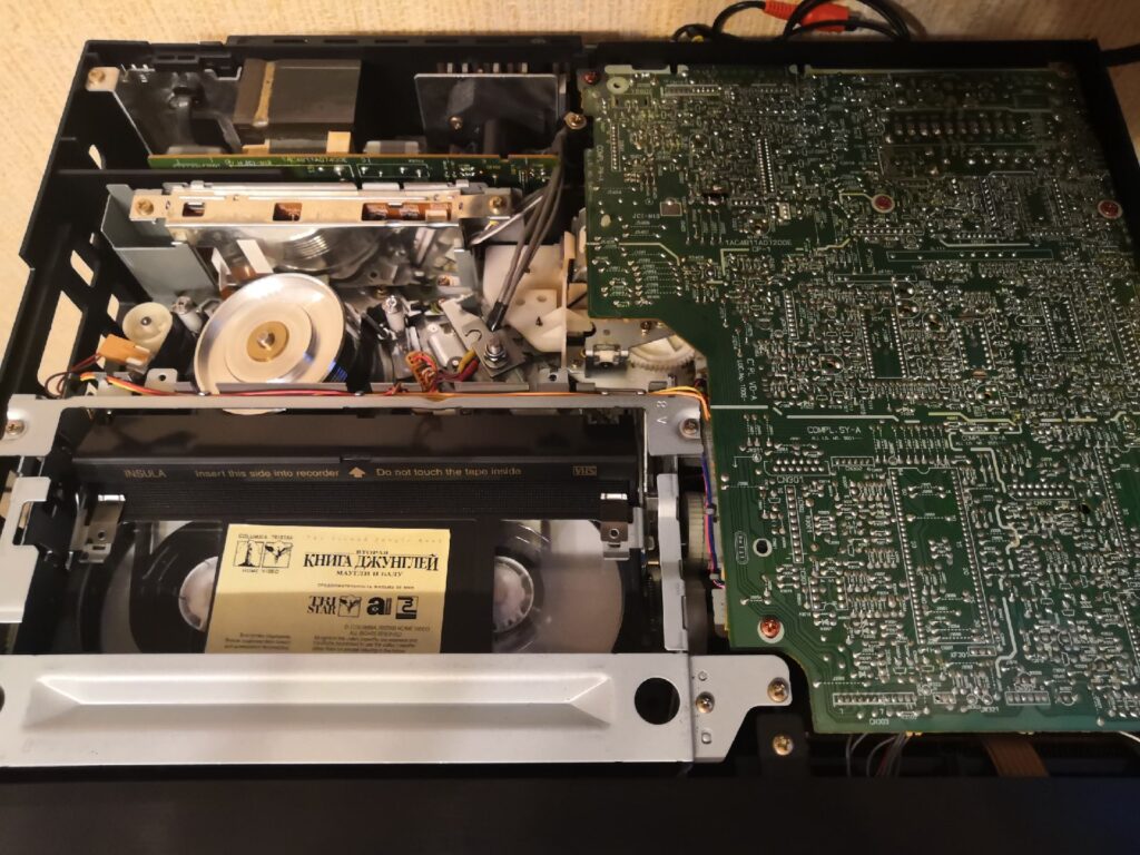 Sony SLV-252EE видеомагнитофон внутри